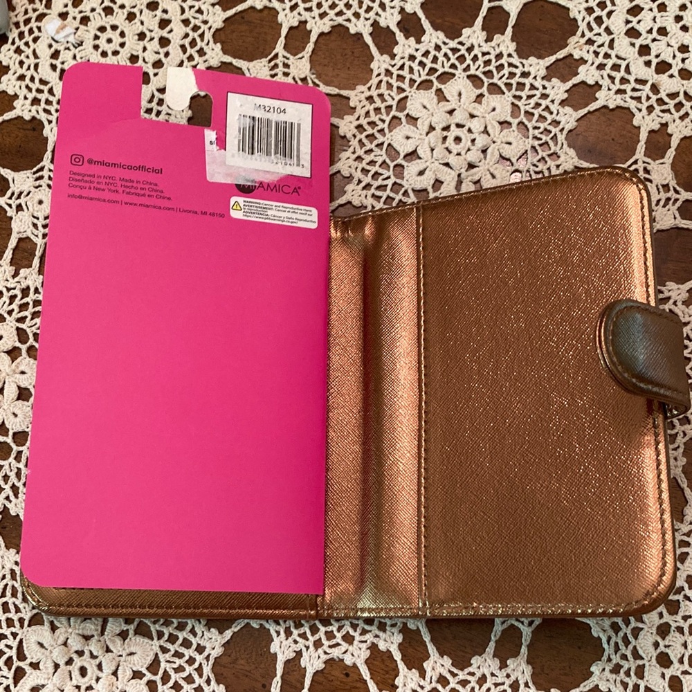 Passport case, Miamica Metallic Bronze Passport Case NEW, pockets inside - Picture 3 of 4